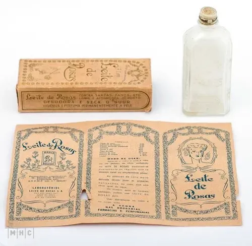 imagem: Frasco, embalagem e bula de Leite de Rosas